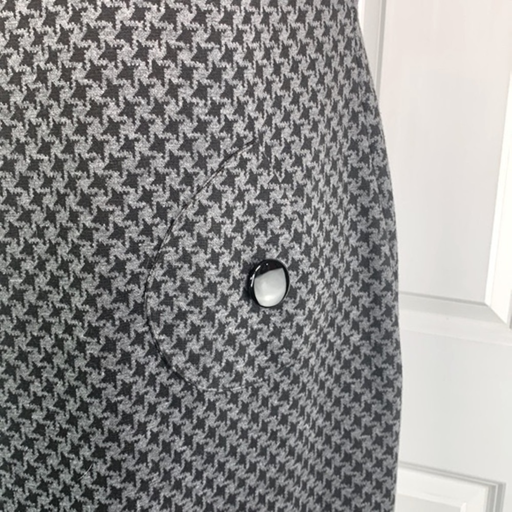 R&K Houndstooth Print Sheath Dress - Picture 5 of 10